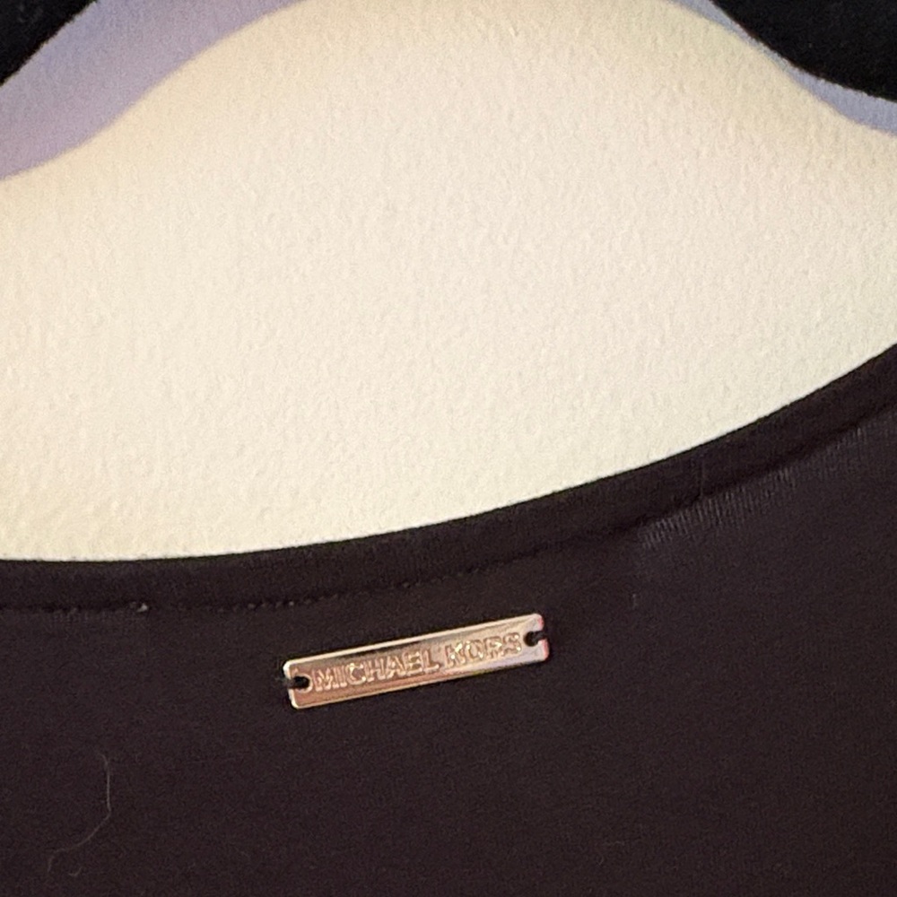 Michael Kors Elegant Black V-Neck Blouse - Picture 5 of 5